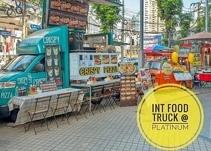 Family Hub @ Pratunam 2 - Group + Free Pickup 3* 曼谷